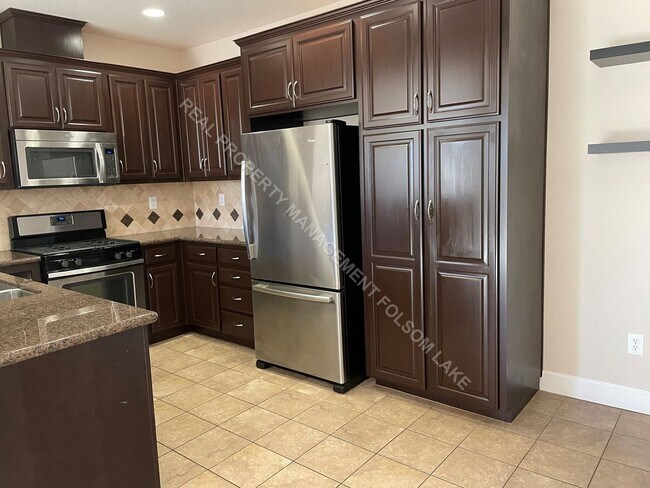 Building Photo - 3 bedroom, 3 bathroom condo at The Rivage ...