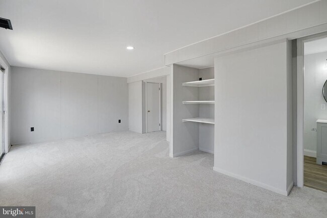 Building Photo - 12346 Woodlawn Ct