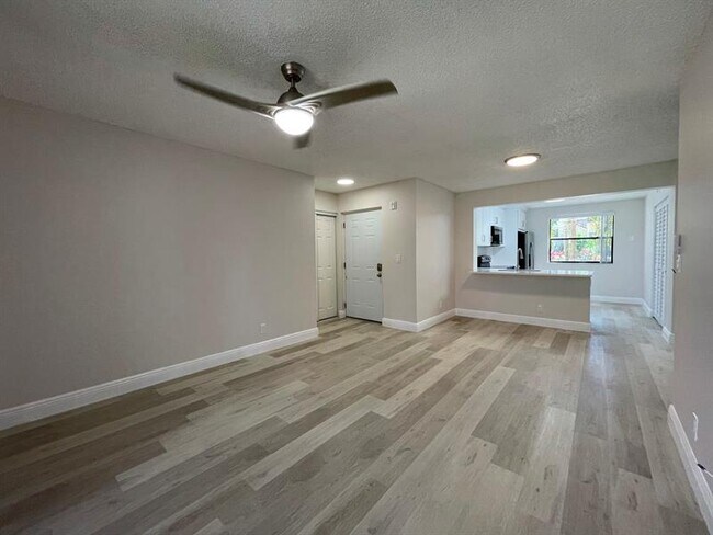 Building Photo - 5741 Riverside Dr