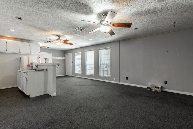 Building Photo - 113 County Rd 1604