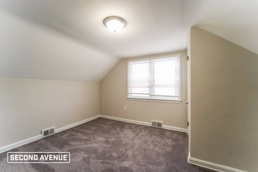 Building Photo - 1721 VanBuren St
