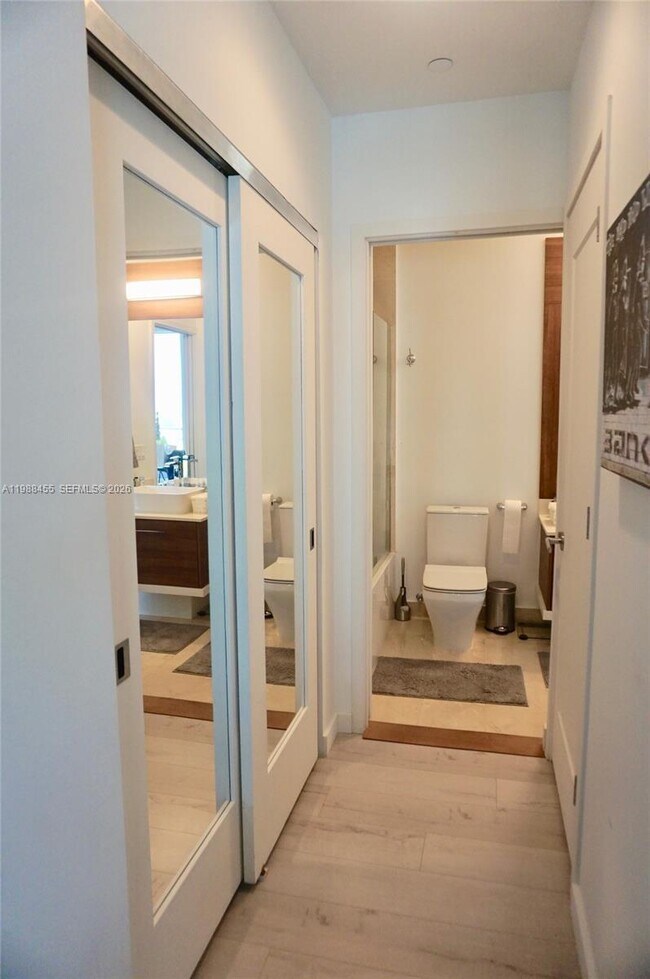 Building Photo - 601 NE 27th St