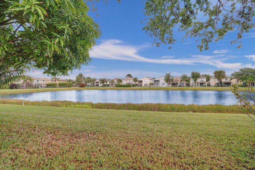 Building Photo - 8876 Sandy Crest Ln