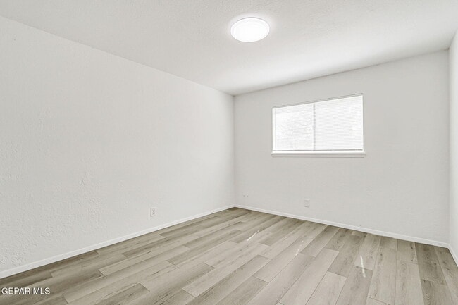 Building Photo - 3221 Isla Morada Dr