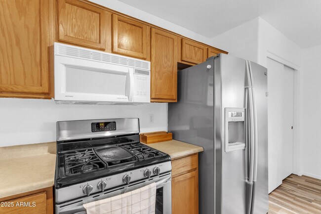 Building Photo - 12638 W Columbine Dr