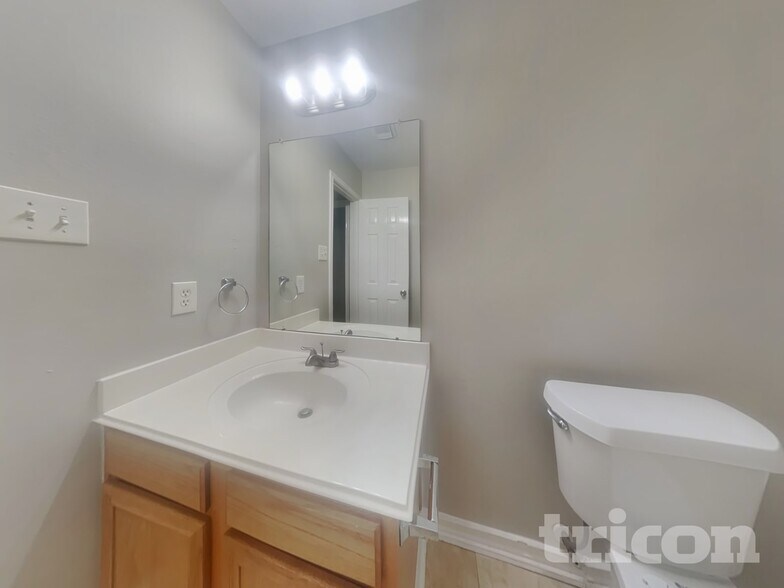 Building Photo - 29418 Fox River Dr