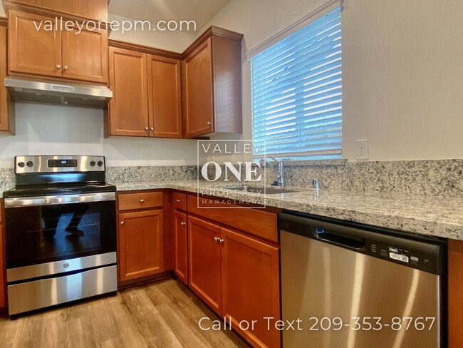 Building Photo - COMING SOON! 4 bedroom, 3 bath, pet-friend...
