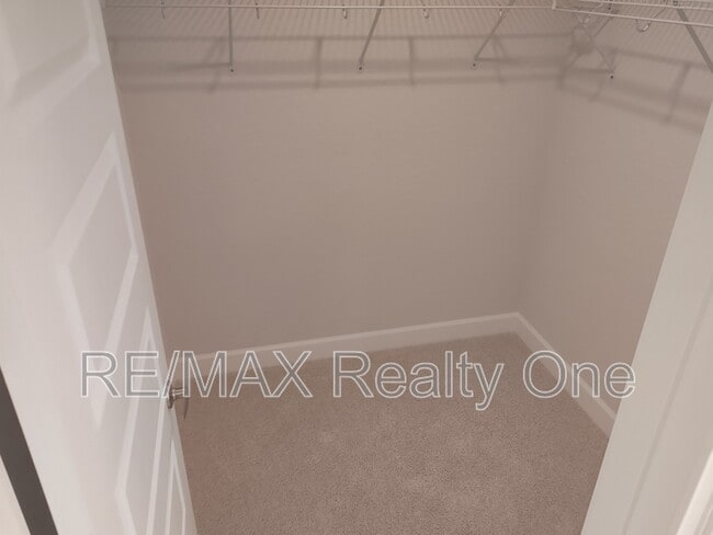 Building Photo - 8398 N Jay Dr