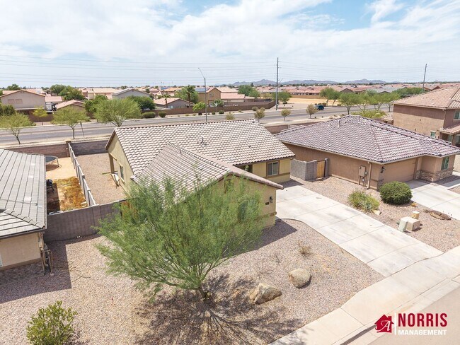 Building Photo - Very Nice Home in a Great Location