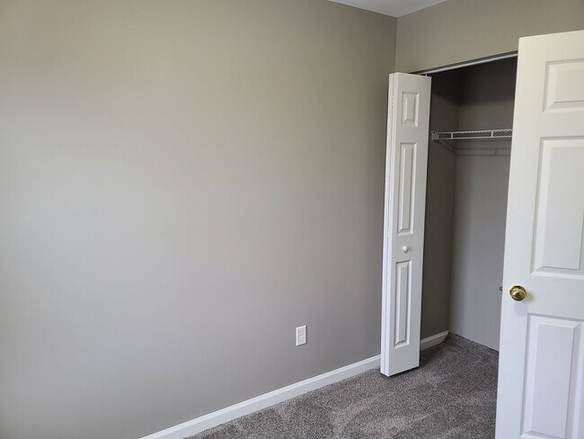 Building Photo - 3 Bedroom Townhome for Rent in Waynesboro