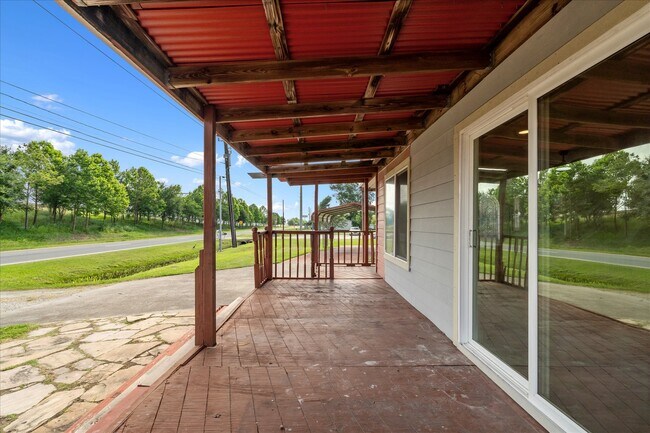 Building Photo - 7104 Dallas St