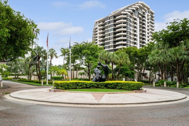 Building Photo - 540 Brickell Key Dr