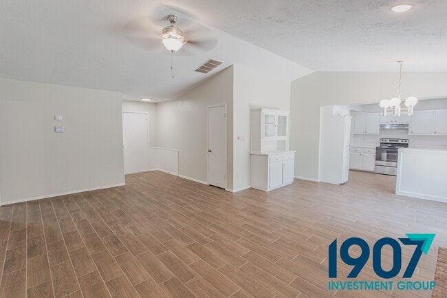 Building Photo - 400 Trinidad Dr