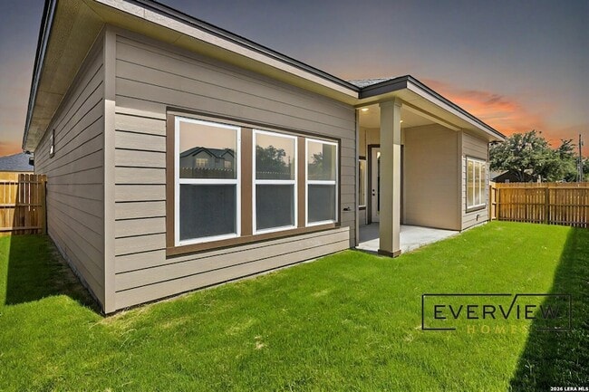 Building Photo - 405 Park Cir