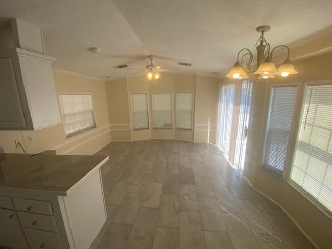 Building Photo - 4825-4A1A A1A S