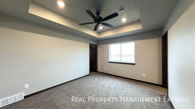 Building Photo - Modern 3-Bedroom Home with Convenience & Style in Harrisburg, SD
