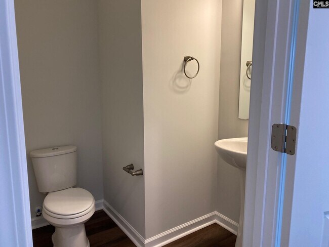 Building Photo - 220 Bluewing Dr