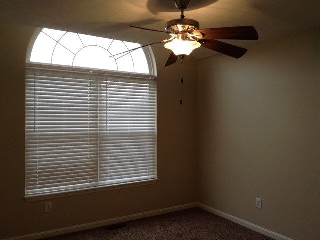 Building Photo - 10742 Stone Ridge Way