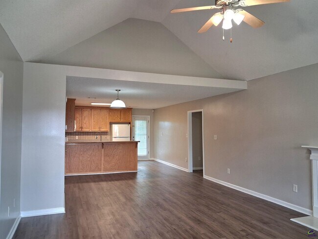 Building Photo - 105 Monticello Dr