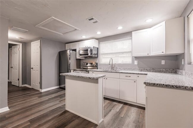 Building Photo - 3900 Locust Ave