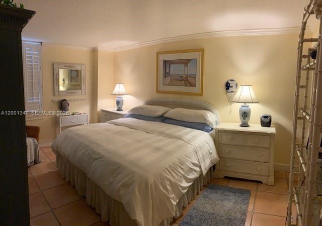 Building Photo - 2555 Collins Ave