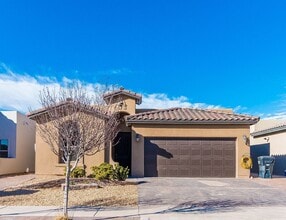 Building Photo - Charming 3 bedroom, 2 bath home in East El...