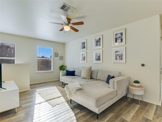 Building Photo - 5516 Rayburn Ln