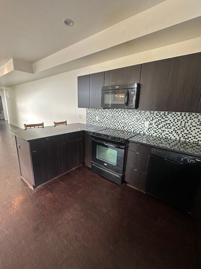 Building Photo - GORGEOUS Home!!!!