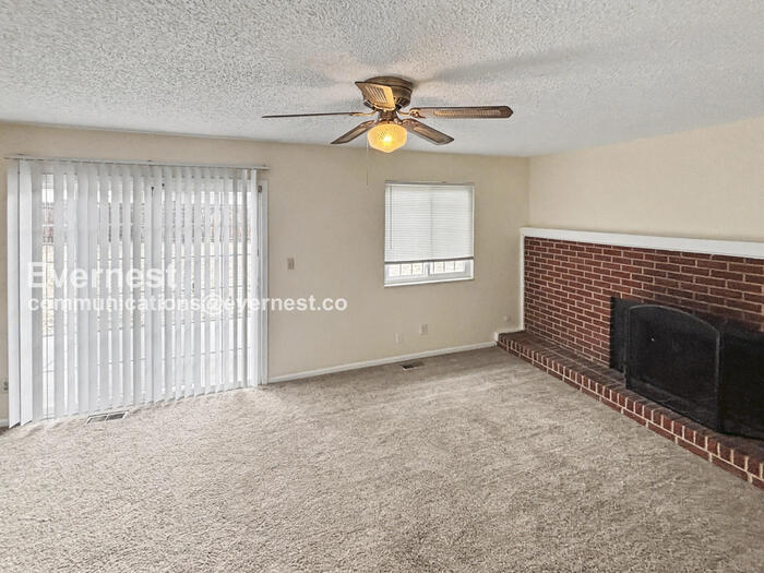 Building Photo - 4660 Anjelina Cir N