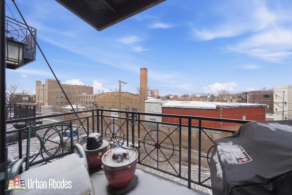 Building Photo - 2114 W Rice St