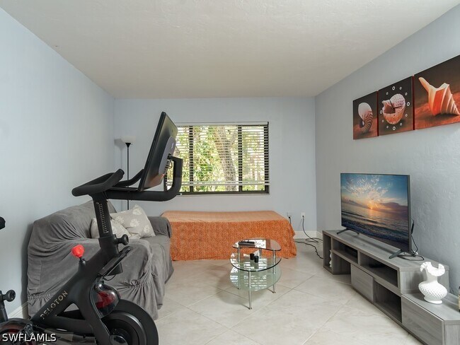 Building Photo - 1480 Green Valley Cir