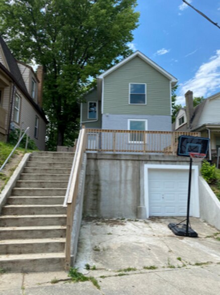Building Photo - 3619 Newton Ave