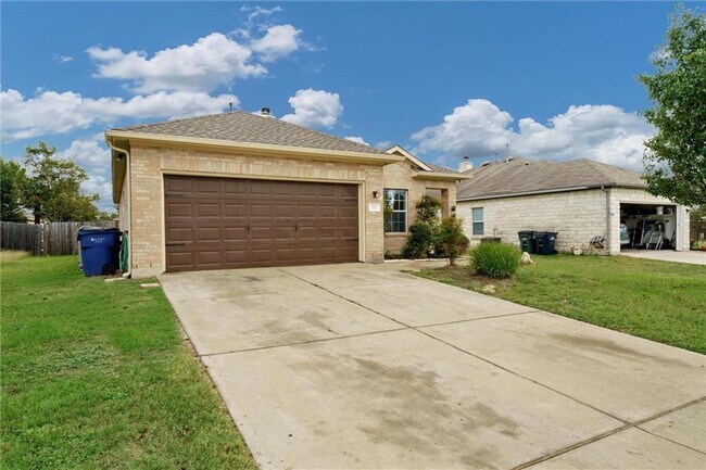 Building Photo - 702 Pampas Ricas Dr