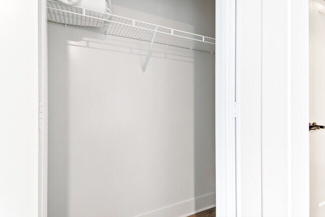 Building Photo - 714 Richmond Ave.