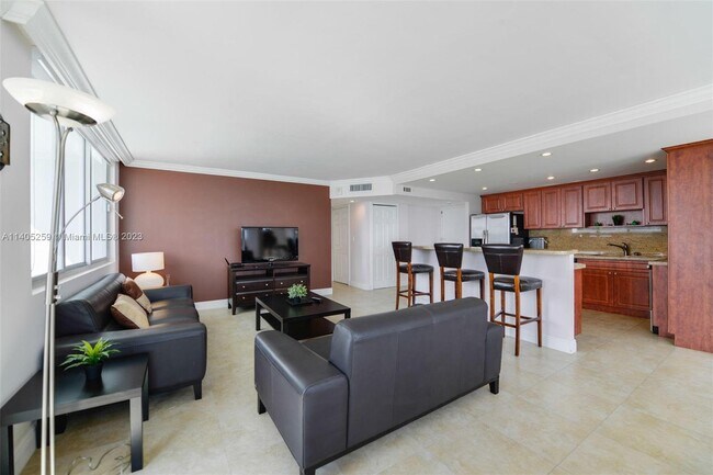 Building Photo - 7135 Collins Ave