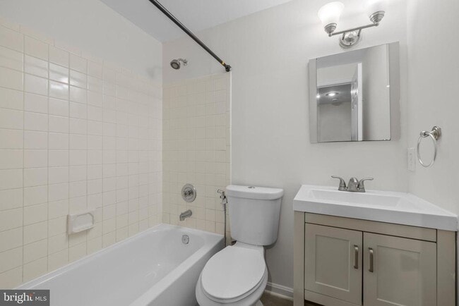 Building Photo - 1095 Travis Ln