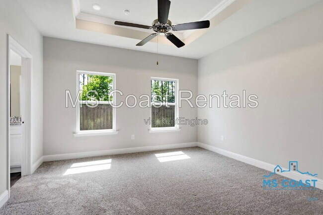 Building Photo - 5543 Overland Dr