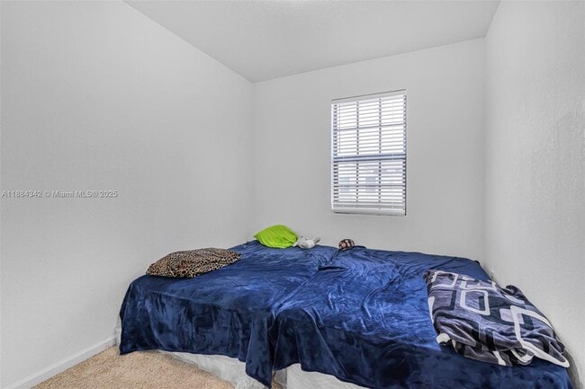 Building Photo - 1137 SW 7th Ct