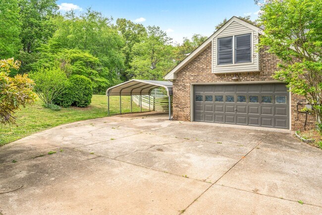 Building Photo - 108 Rolling Meadow Dr