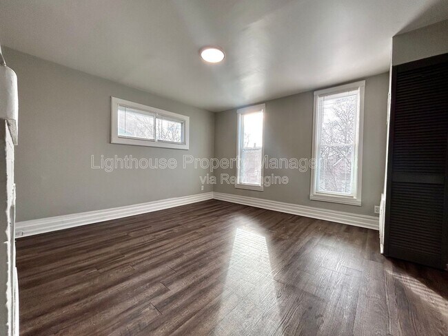 Building Photo - 1000 Cass Ave SE