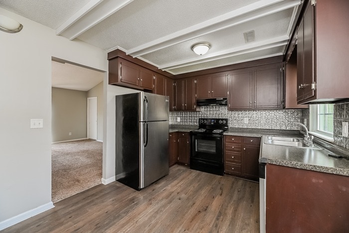 Building Photo - 405 Crestwood Dr