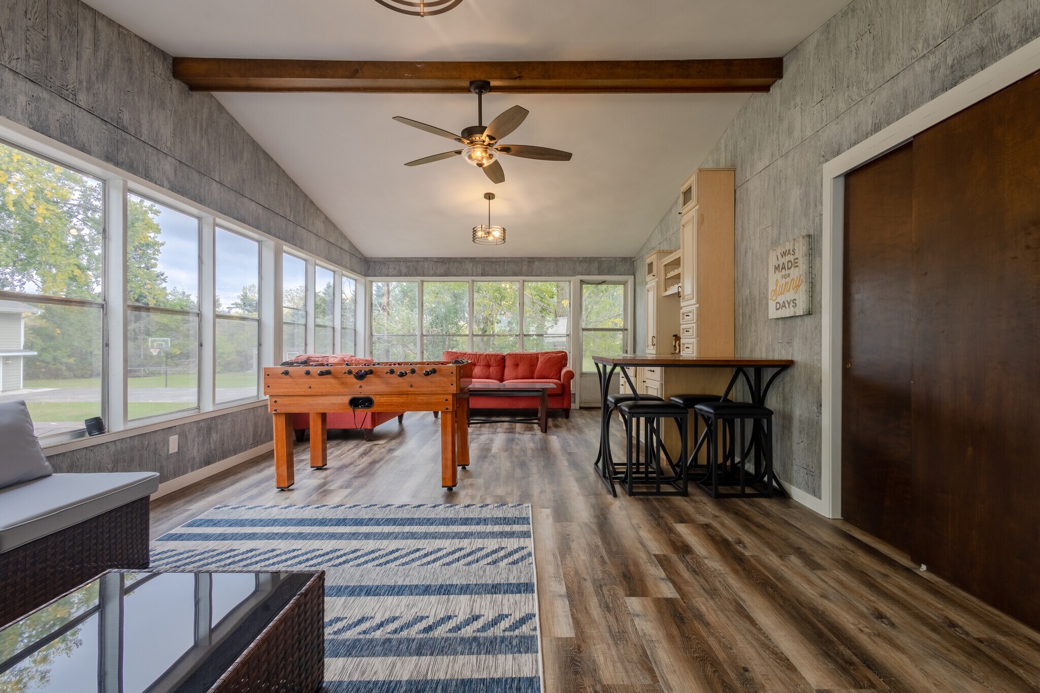 Building Photo - 6806 Sunset Strip NW