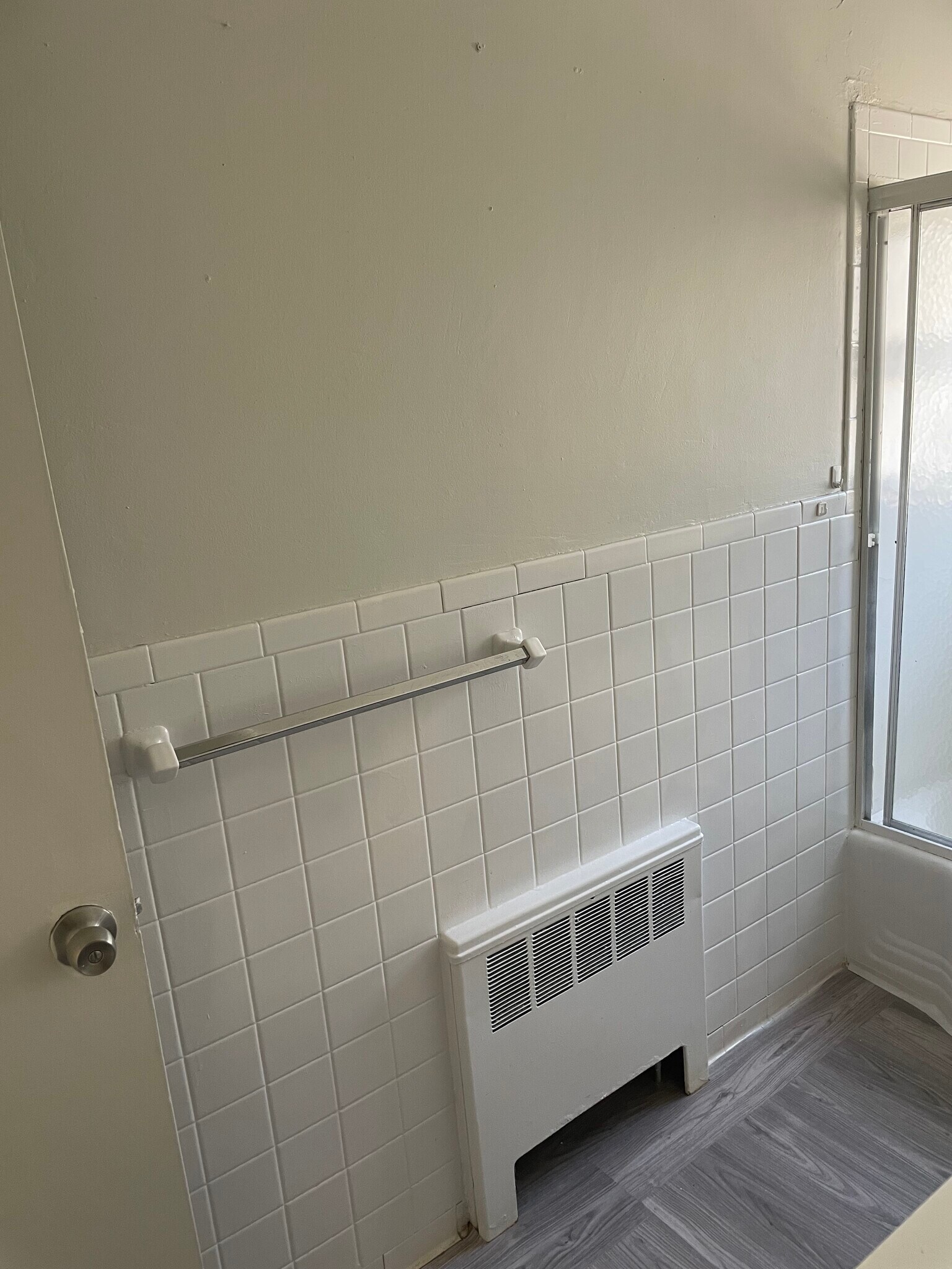 Building Photo - 112 Burhans Ave