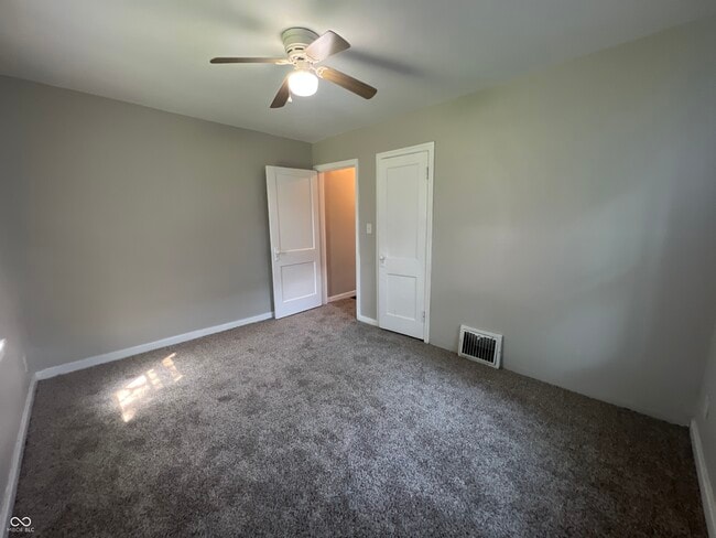 Building Photo - 5322 Winthrop Ave
