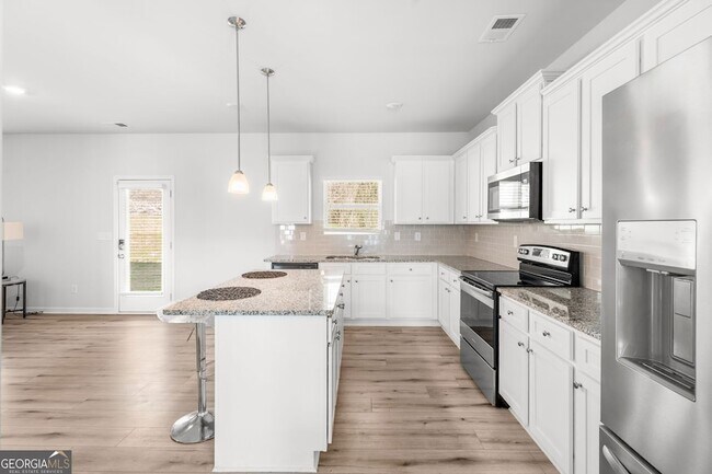 Building Photo - 100 Petunia Ct