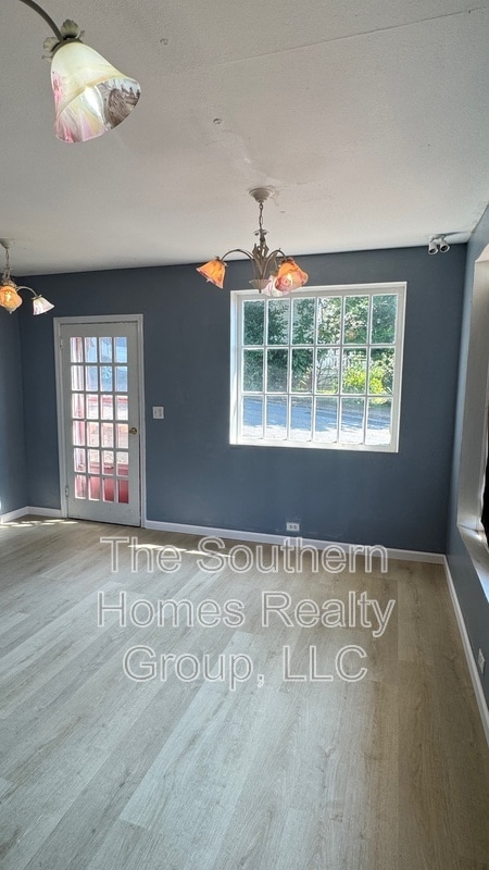 Building Photo - 405 N High St