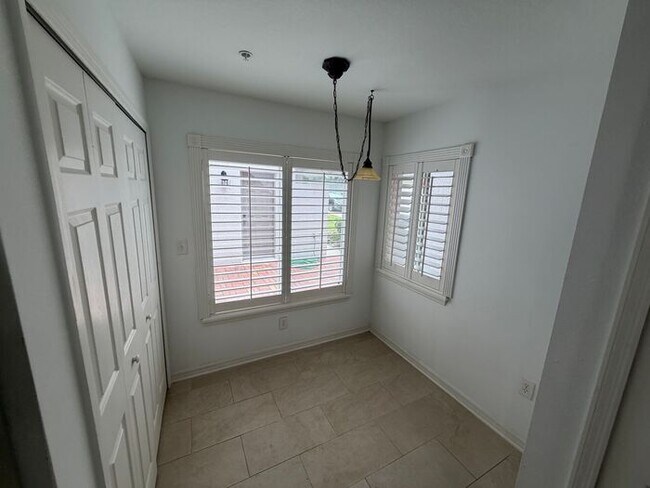 Building Photo - Spacious 3 Bedroom Townhome with Garage in Altamonte Springs