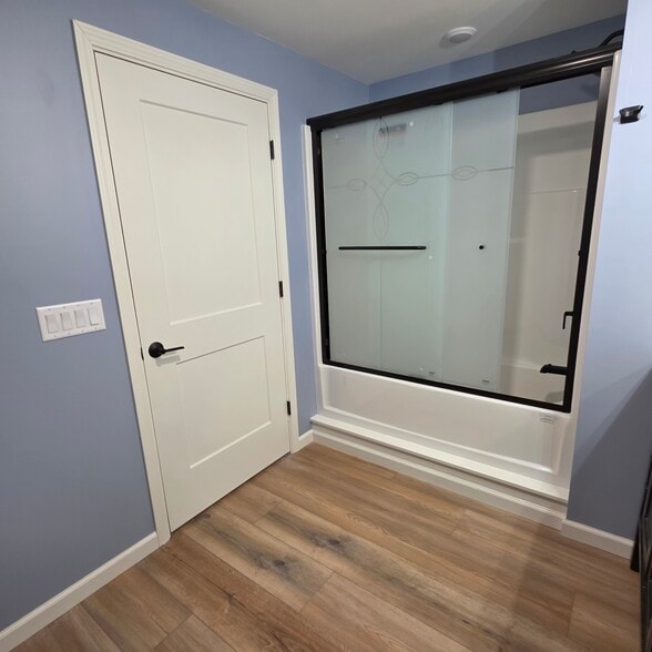 Building Photo - 3823 Leeside Ln