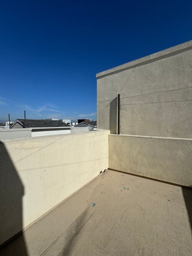 Building Photo - Modern Tri-Level Townhome Near Disneyland with Rooftop Patio