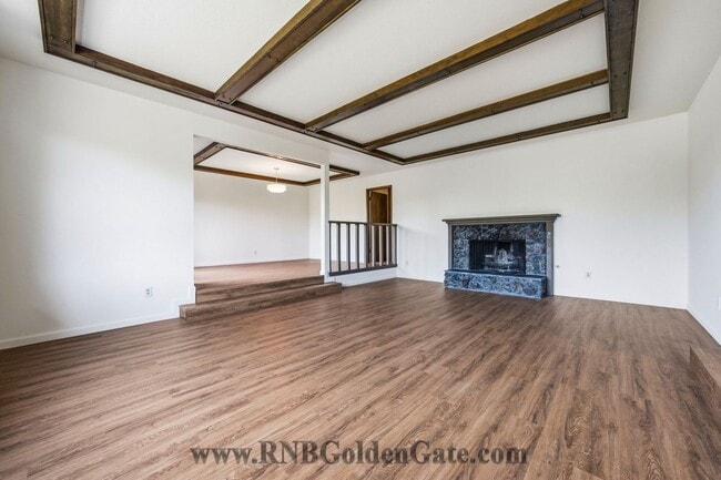 Building Photo - Gorgeous home with spacious yard in Kentfield for rent!